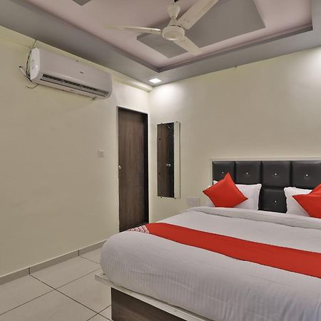 OYO 36139 Hotel Sunway Ahmedabad Exterior foto